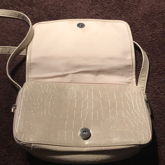 🌞3/$25 Small crossbody purse - Picture 2 of 6